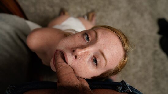 Милаха в веснушках знает все о минете