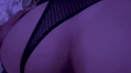 Снял красотку в клубе.