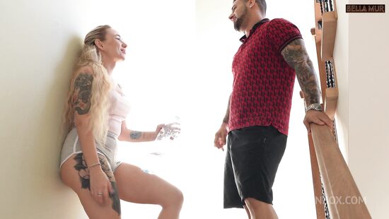 Не соседка, а безотказная шлюшка