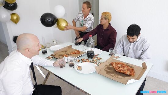 Мальчишник пошёл по пизде