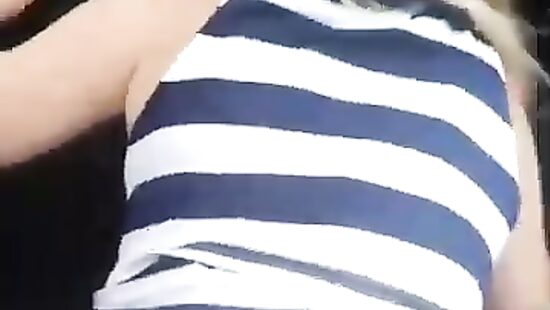 Трахнул одну милфетку в машине