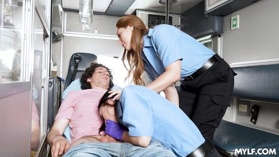 Рот в рот, а член в киску