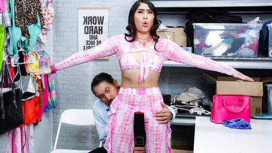 Краденные трусы на казенном столе