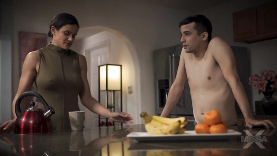 Яблочко от яблони