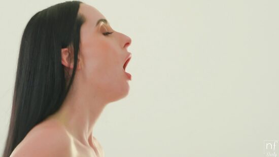 Пыль в глаза, а рука в трусах