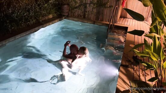 Заплыв за буйки и хуйки