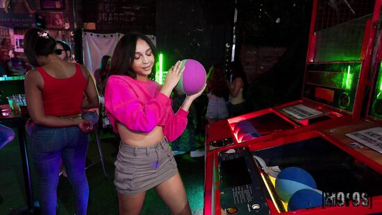 Би-болл, но с сиськами