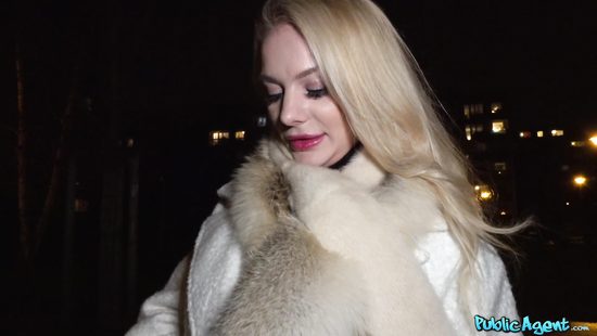 Чувак снял блондинку которая сделала ему шикарный минет за 800 евро