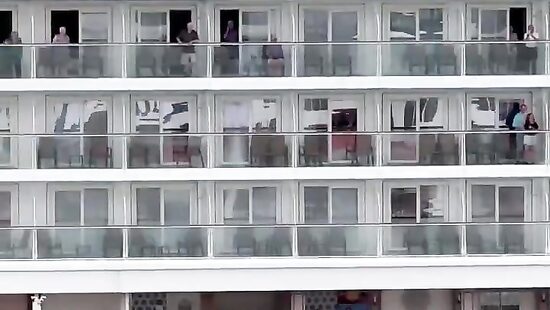 сисечки в круизе